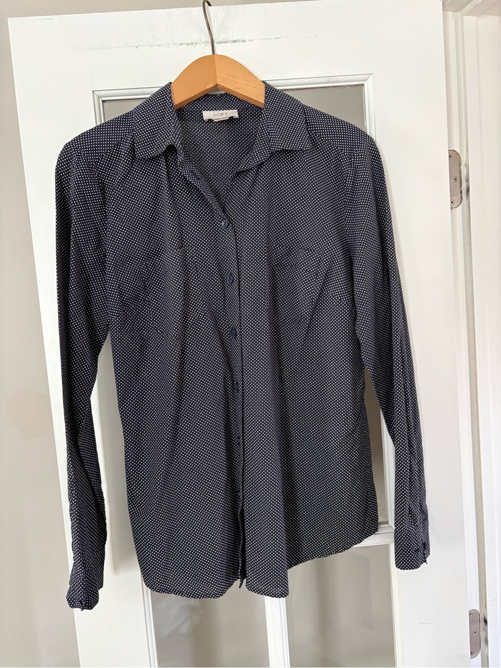 Ann Taylor LOFT Navy Blue White Dot Button Down Shirt Blouse 100% Cotton Size S